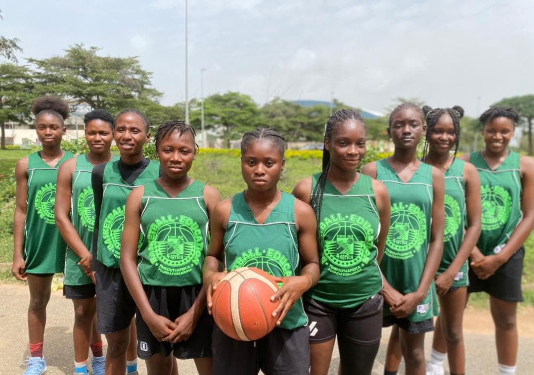 TNT Panthers players and coaches