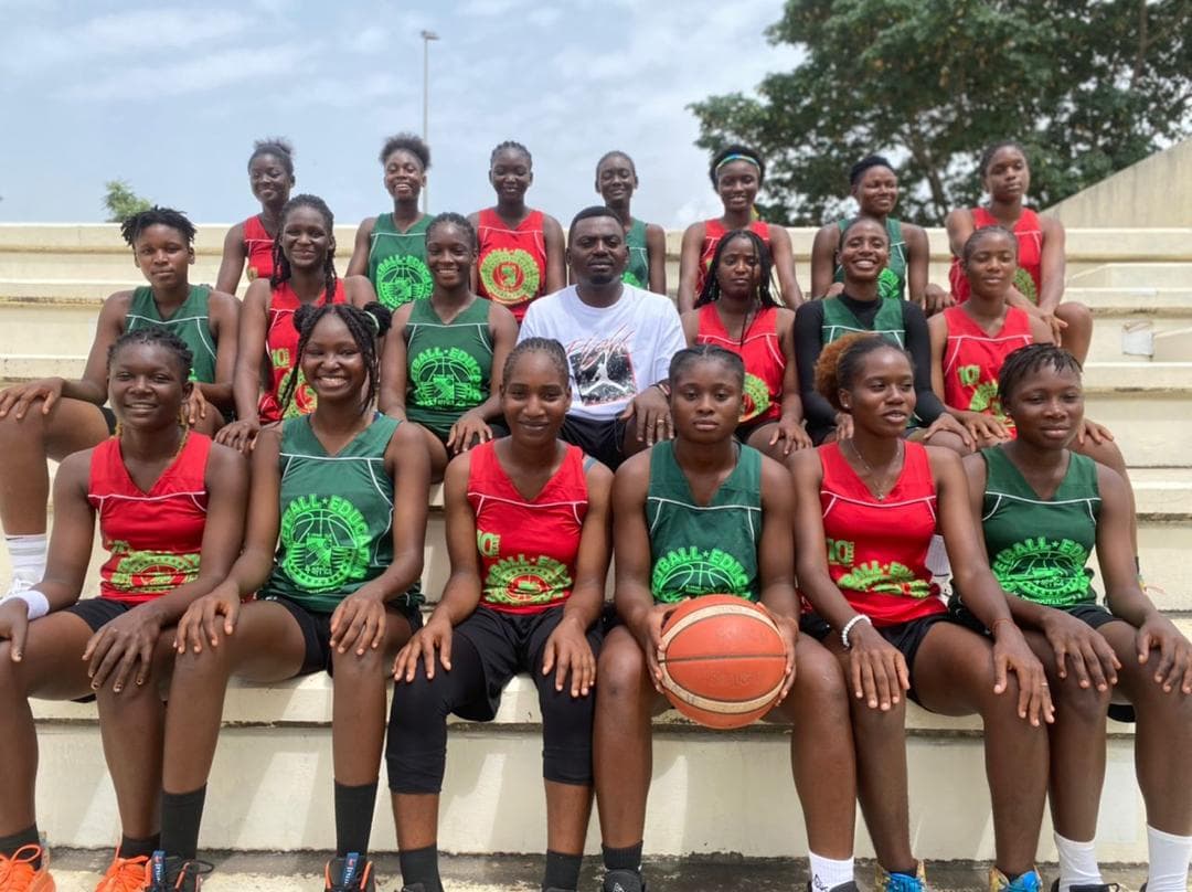 TNT Panthers players and coaches