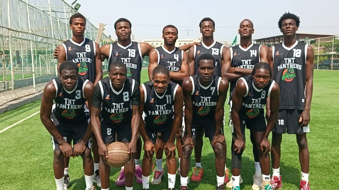 TNT Panthers players and coaches