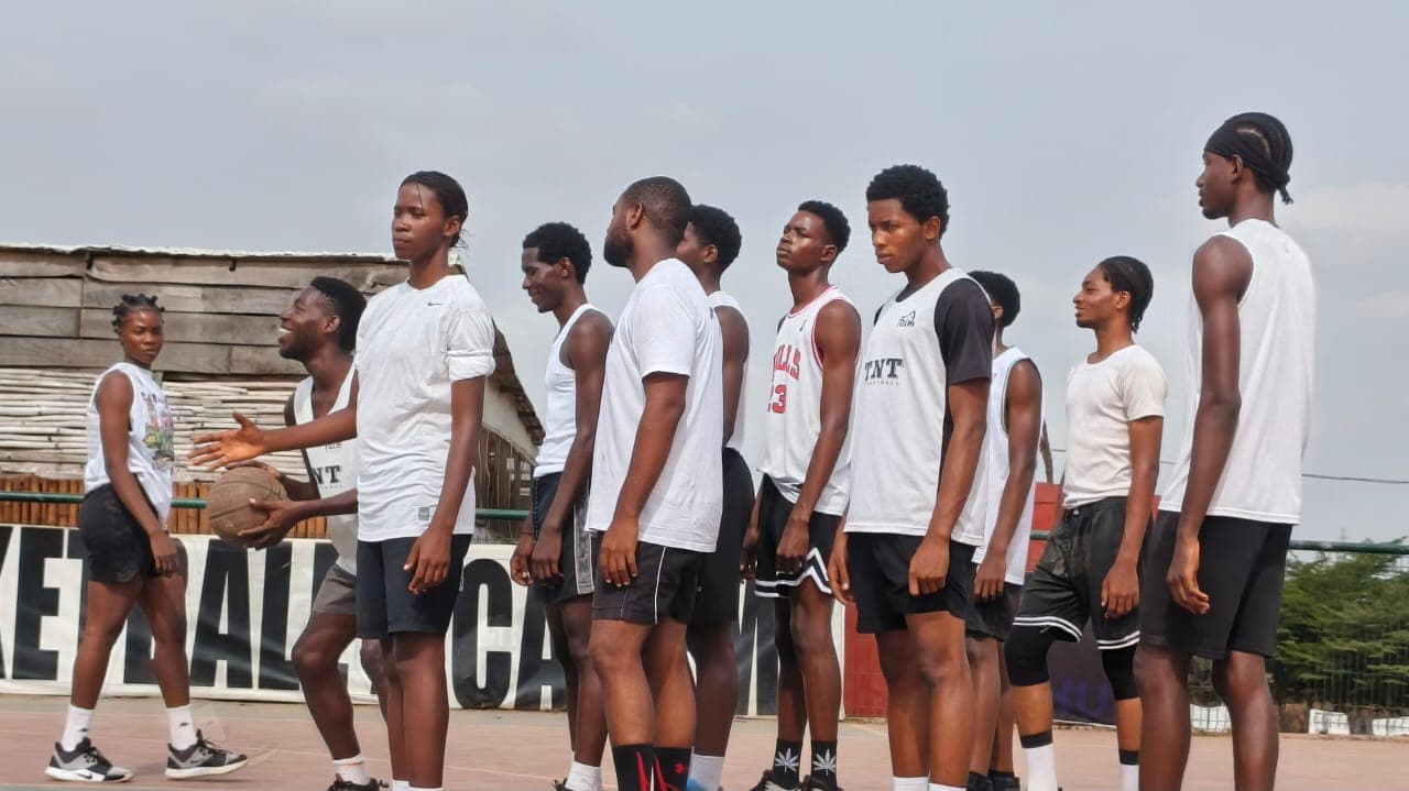 TNT Panthers players and coaches